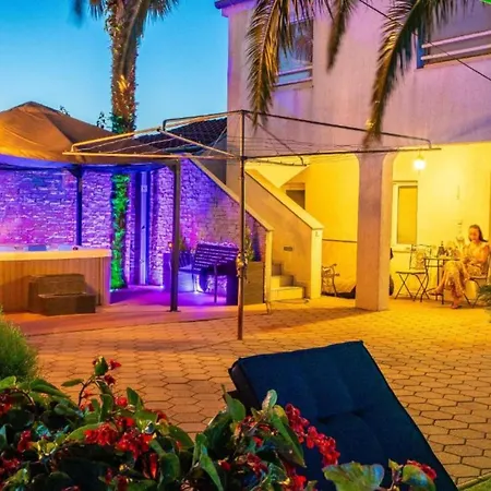 Bra I Premium With Outdoor Pool And Sauna Apartment